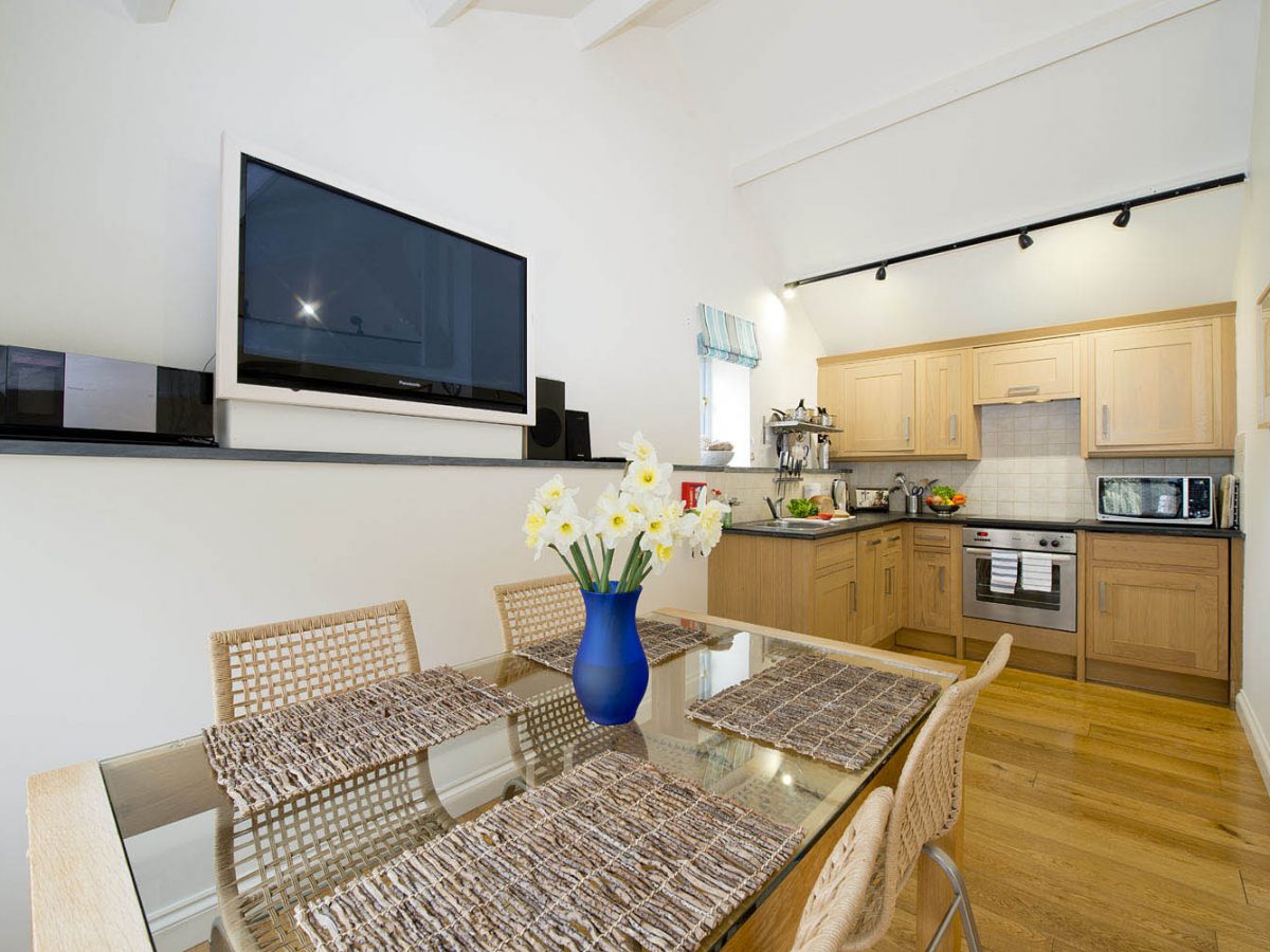 Abalone cottage9.jpg